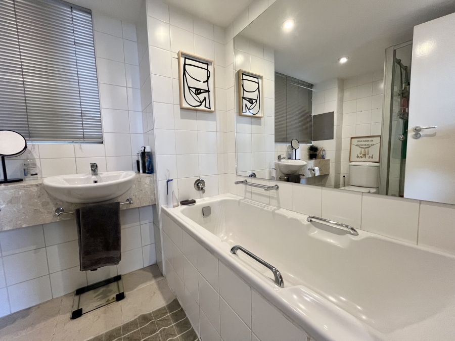 1 Bedroom Property for Sale in Cape Town City Centre Western Cape